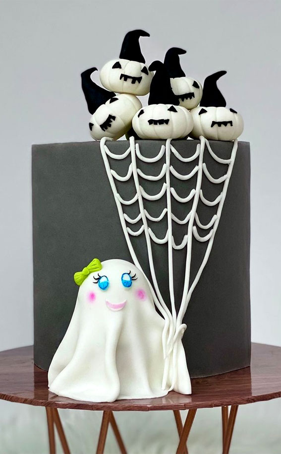 Halloween Cake Ideas for a Frighteningly Delicious Celebration : Ghost Balloon Cake