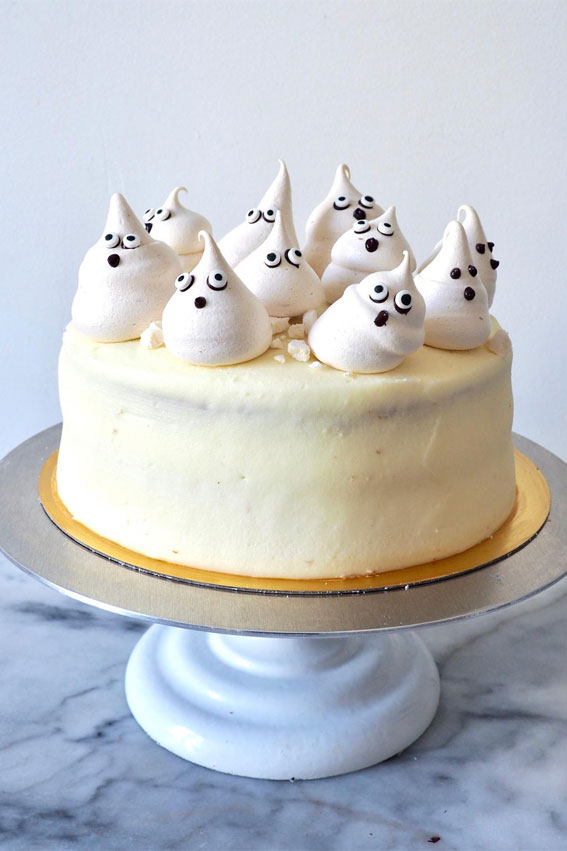 Halloween Cake Ideas for a Frighteningly Delicious Celebration : Ghost Pumpkin Cake