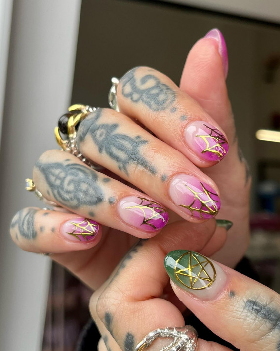 40 Wickedly Halloween Nail Art Ideas : Gold Spiderweb Nails