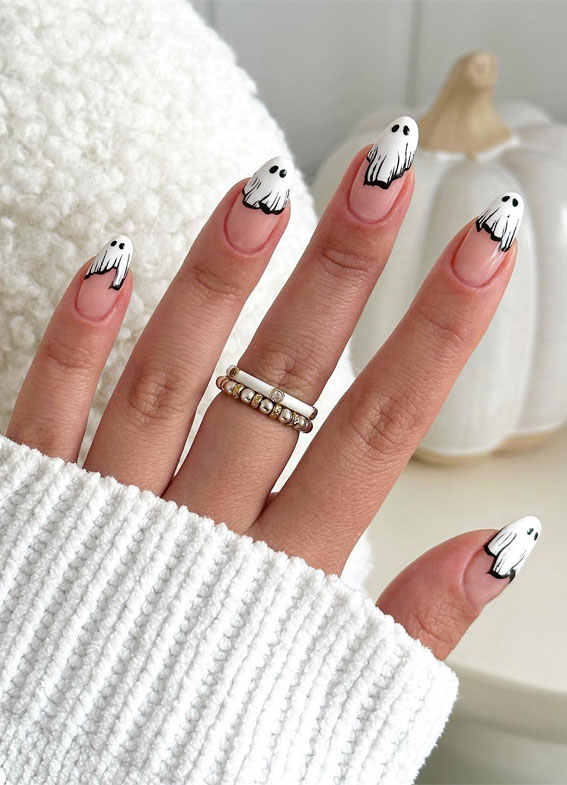 Ghostie Tip Nails, cute Halloween nails, Halloween nail art, Spooky Nails, Simple Halloween Nails