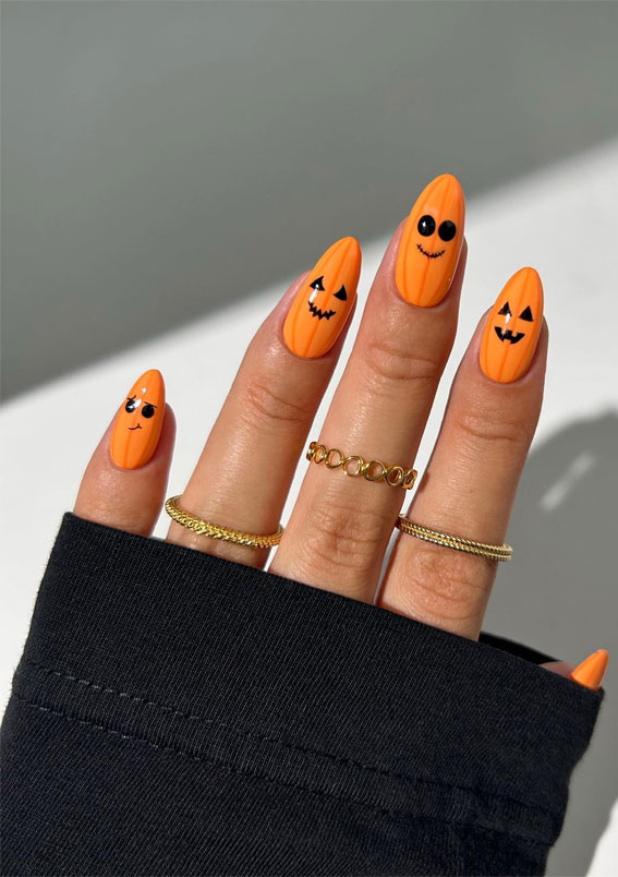 Dazzling Halloween Nails that Turn Heads : Pumpkin Carving Nails