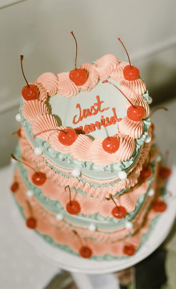 Charming Just Married Cake Ideas with Buttercream Frosting : Pastel Heart-Shaped Cake