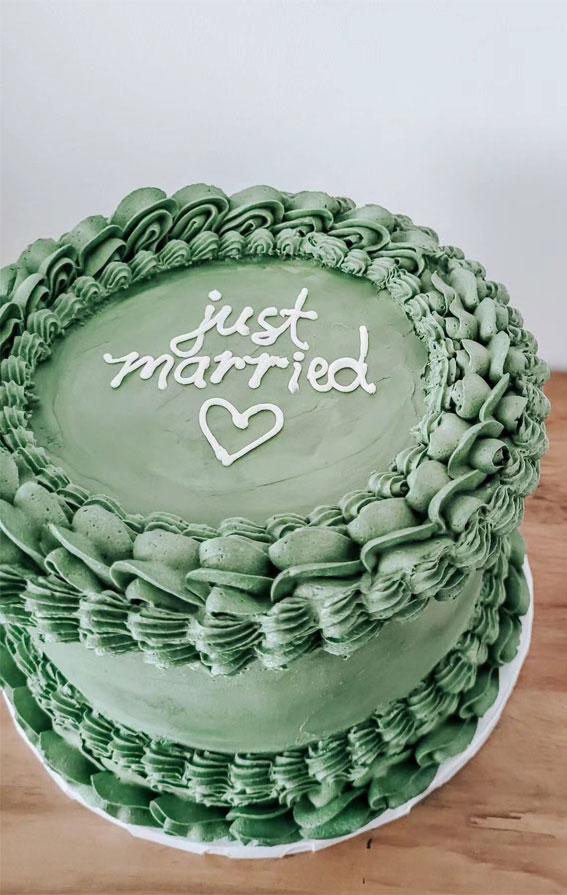 Charming Just Married Cake Ideas with Buttercream Frosting : Green Lambeth Piping