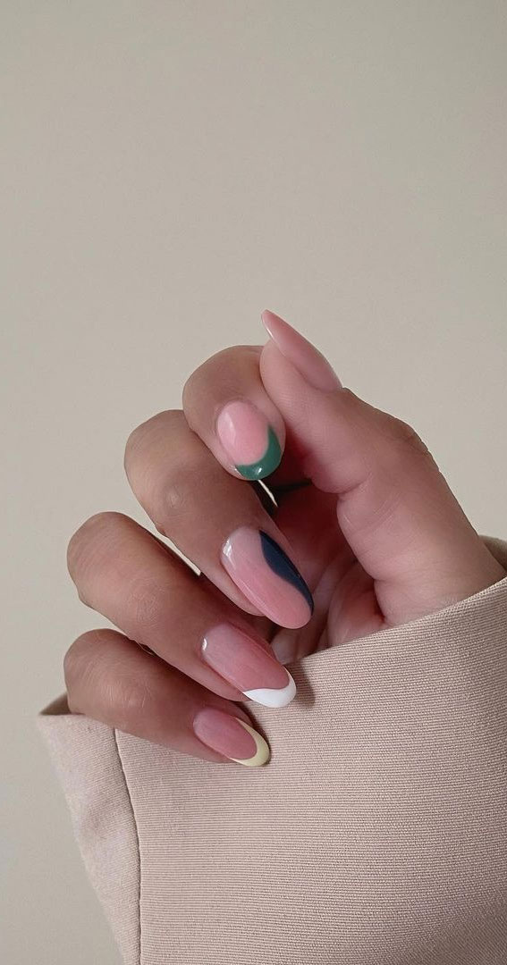 Minimalist Nail Art Ideas That Aren’t Boring : Subtle and Abstract Nails