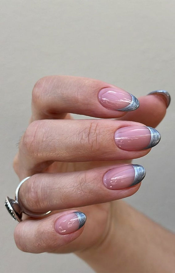 Minimalist Nail Art Ideas That Aren’t Boring : Silver French Nails