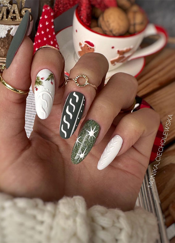 Magical Christmas Nail Art Inspirations : Winter Green Festive Nails