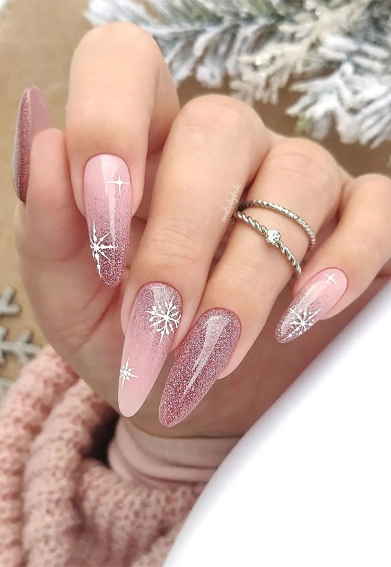 Magical Christmas Nail Art Inspirations : Glossy Shimmery Ombre Pink Nails with Snowflake