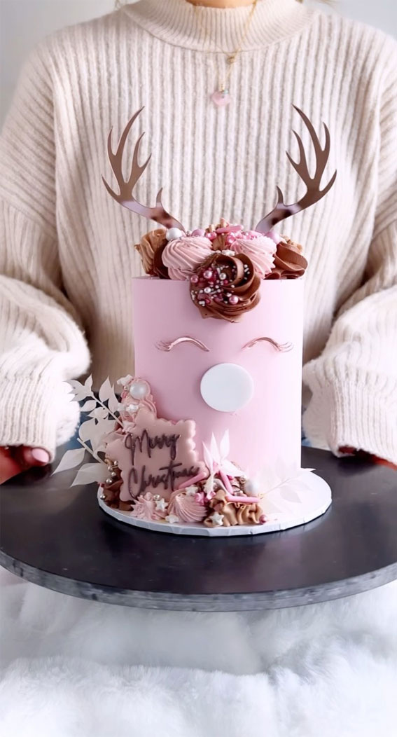 Pink Reindeer Cake, Christmas cake, winter cake, winter cake ideas, Christmas tree cake