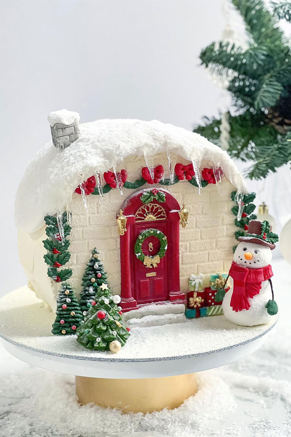 40 Frosty And Festive Christmas Cake Inspirations : White Snow House & Snowman