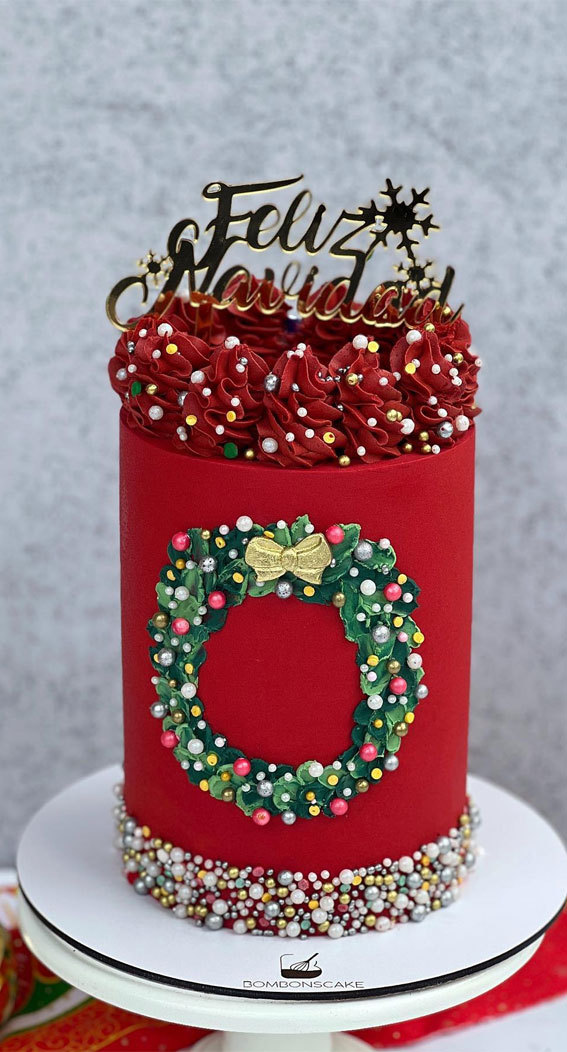 40 Frosty And Festive Christmas Cake Inspirations : Red Festive Cake with Green Wreath