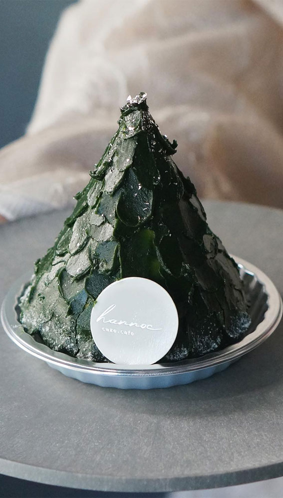 40 Frosty And Festive Christmas Cake Inspirations : Green Buttercream Little Tree Cake