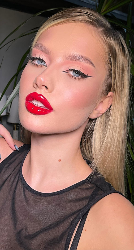 Glamour & Gleam 27 Festive Season Makeup Inspiration : Light Peach Eye Makeup + Glossy Lips