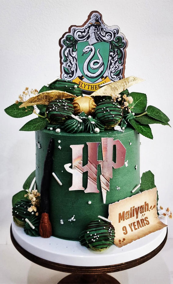 52 Enchanting Harry Potter Cake Ideas For Wizards And Witches : Slytherin House Cake