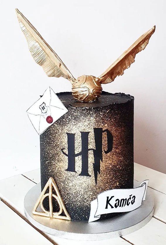 52 Enchanting Harry Potter Cake Ideas For Wizards And Witches : Black & Gold Harry Potter Themed Cake