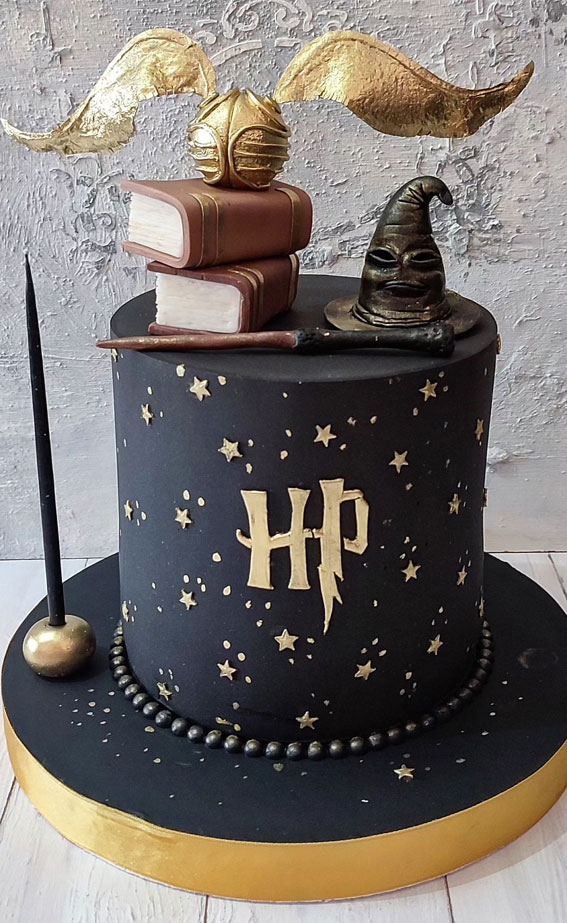 52 Enchanting Harry Potter Cake Ideas For Wizards And Witches : Matte Black Cake with Gold Accent