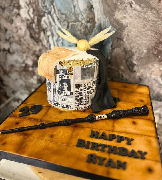 52 Enchanting Harry Potter Cake Ideas For Wizards And Witches : The Daily Prophet Cake