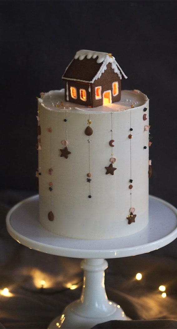 Festive Christmas Cake Delights to Sweeten Your Season : Celestial Elegance White Cake with Gingerbread Charm