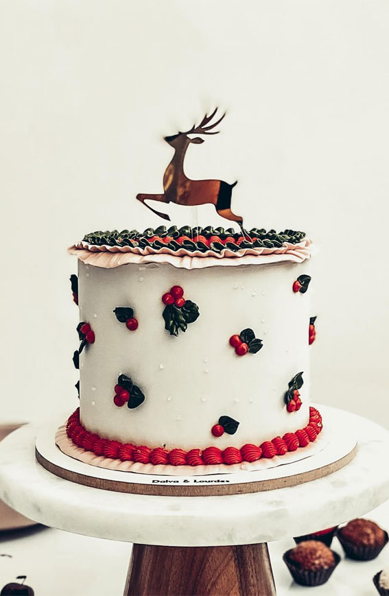 Festive Christmas Cake Delights to Sweeten Your Season : Holly Cake Topped with Reindeer