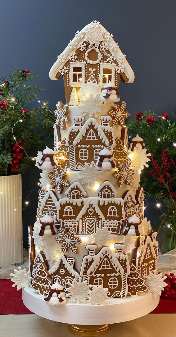 Festive Christmas Cake Delights to Sweeten Your Season : Grand Gingerbread Biscuit House