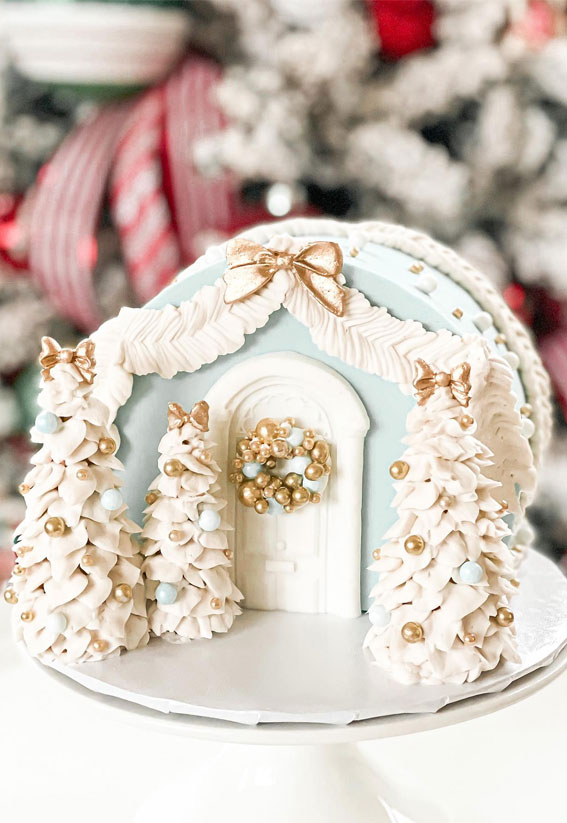 Festive Christmas Cake Delights to Sweeten Your Season : A Winter Wonderland Semi-Circle Cake