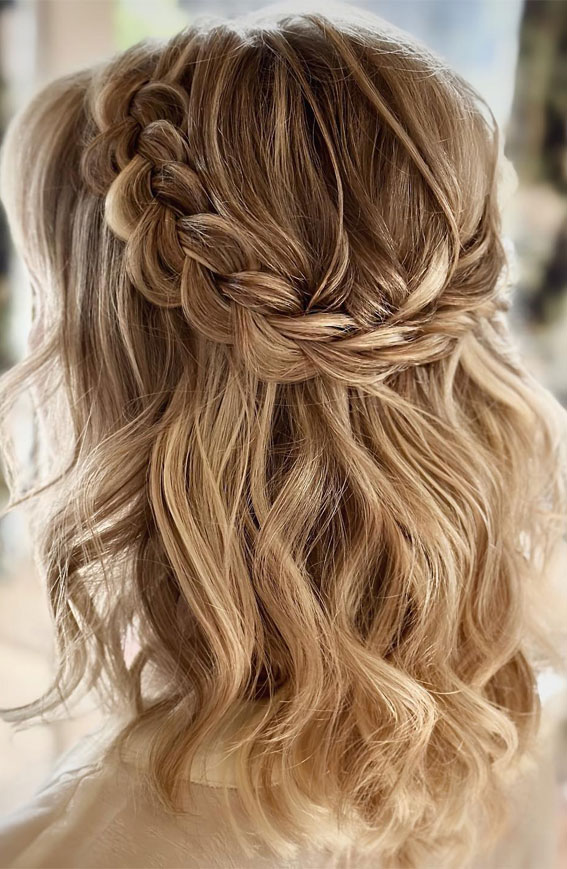 Half-Up Hairstyles That Stand the Test of Time : Effortless Romance Half Up