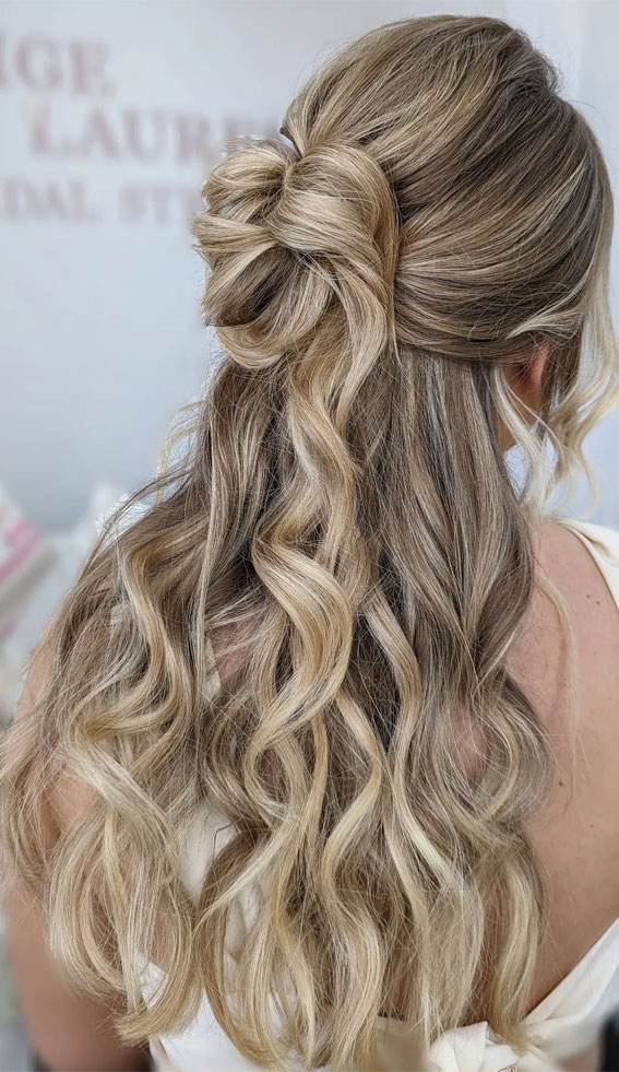 Half-Up Hairstyles That Stand the Test of Time : Knotted Half-Up Style