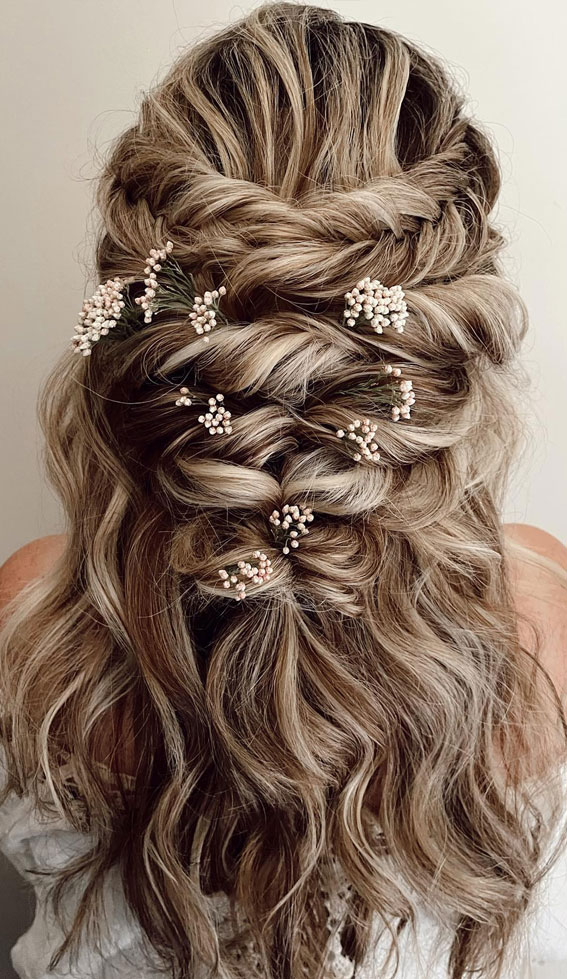 Half-Up Hairstyles That Stand the Test of Time : Fishtail Braided Half Up