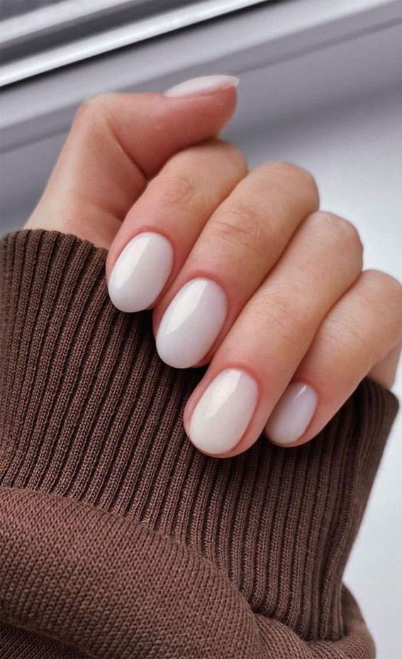 Simple Nail Ideas That’re Perfect for January : Clean Girl Milky Nails