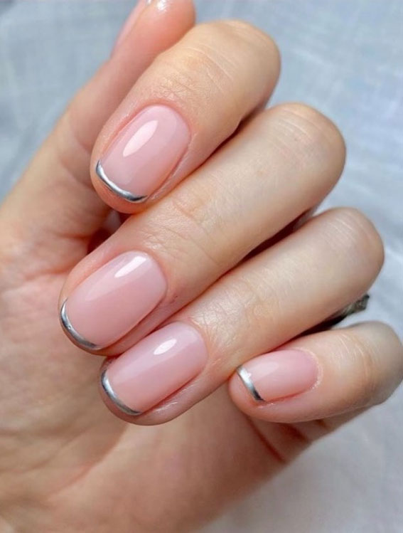 Simple Nail Ideas That’re Perfect For January : Thin Silver Chrome Tips
