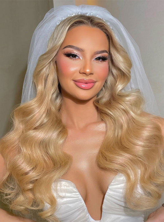 Ethereal Elegance 30 Special Occasion Makeup Inspirations : Brushing Bridal Glam for Brown-Eyed Blondes