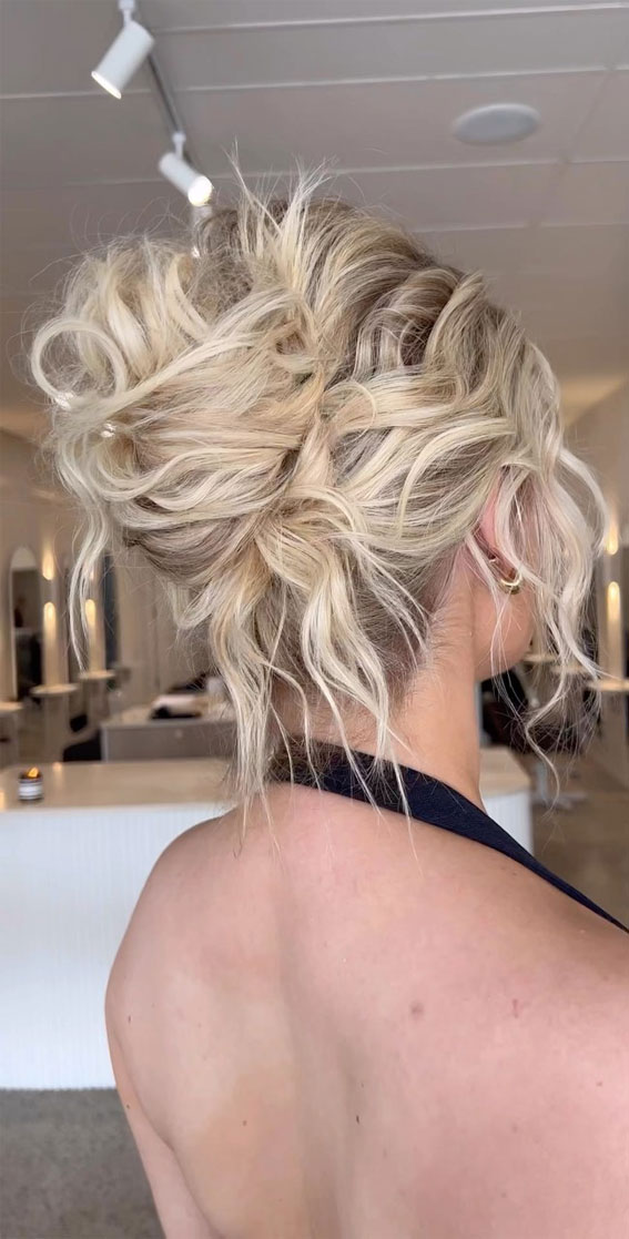 chic updo, hairstyle ideas, wedding hairstyle, wedding updo, updos, bridal hairstyle, bridal updos, messy updo, simple updo, messy upstyle, wedding hairstyle trends