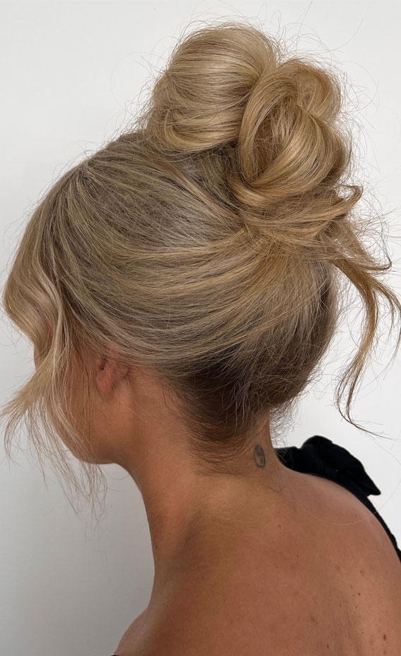 Elevate Your Look with Chic Hairstyling Ideas : Undone Glamour Upstyle