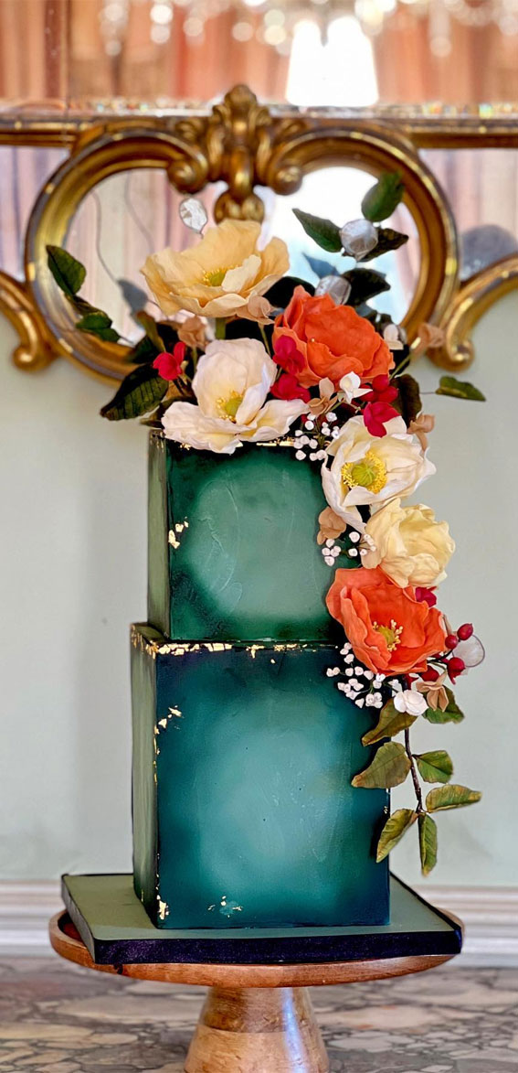 Elegant Bliss Wedding Cake Ideas : Autumn Aura Green and Gold Wedding Cake