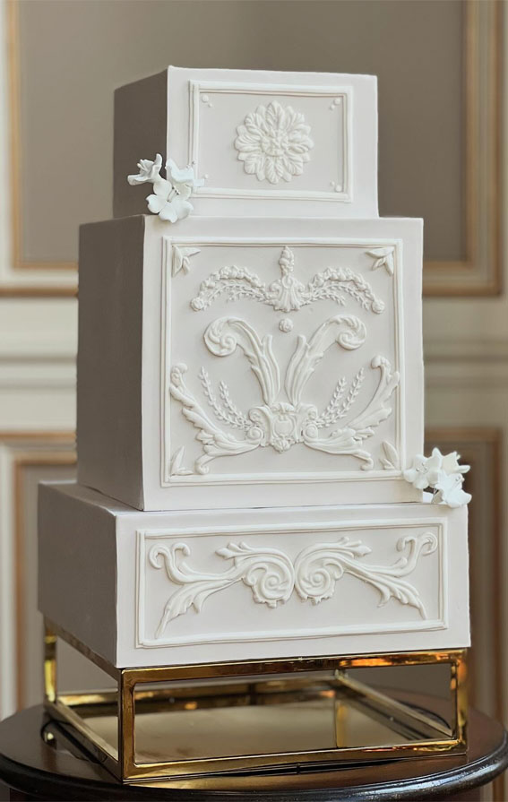 Elegant Bliss Wedding Cake Ideas : Timeless Elegance in White Square Wedding Cake