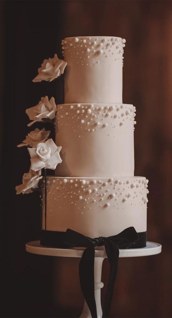Elegant Bliss Wedding Cake Ideas : Roses and Pearls Luxe Wedding Cake