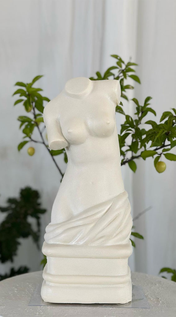 Elegant Bliss Wedding Cake Ideas : Venus de Milo Sculpture Cake