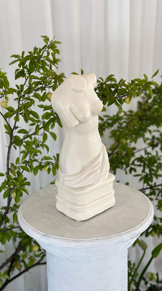 Venus de Milo Sculpture Cake, wedding cake, the most beautiful wedding cake, elegant wedding cake, wedding cake inspiration, wedding cake photos, wedding cake pictures, wedding cakes, wedding cake trends
