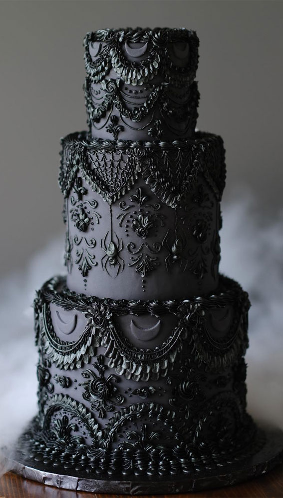 Elegant Bliss Wedding Cake Ideas : Elegant Haunting Noir Wedding Cake