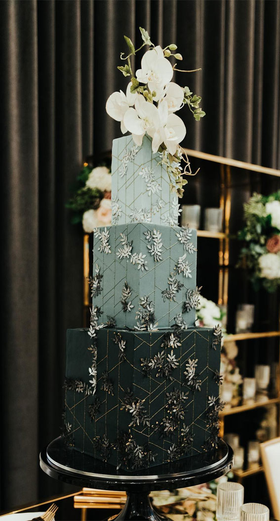 Elegant Bliss Wedding Cake Ideas : Elegant Greenery Harmony Wedding Cake