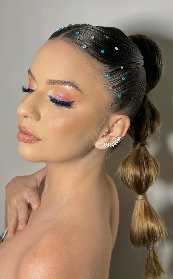 30 Dazzling Makeup Looks for Every Occasion : Carnival Dreams