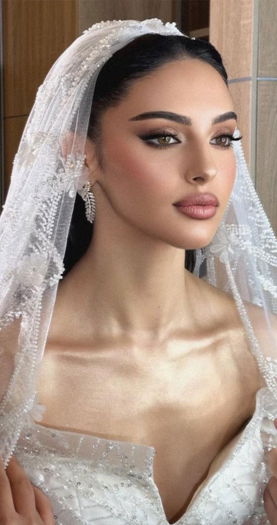 30 Dazzling Makeup Looks for Every Occasion : Ethereal Elegance for Brown Eyes