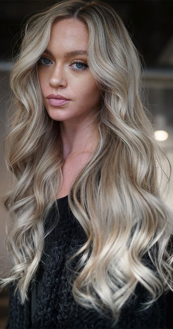 Enchanting Hair Colour Trends To Illuminate 2024 : Oatmeal Hair Colour