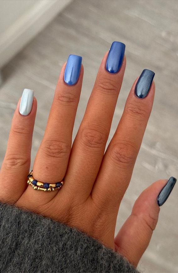 25 Gorgeous Blue Nails : Gradient Chrome Blue Nails