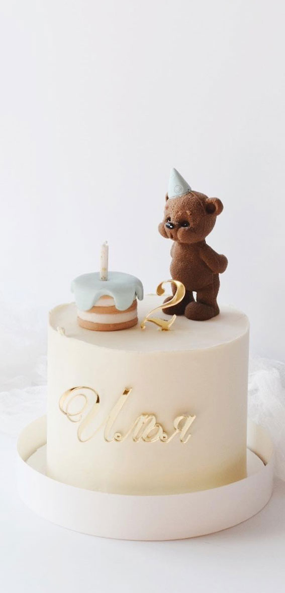 30 Birthday Cake Ideas for Little Ones : Minimalist Cake