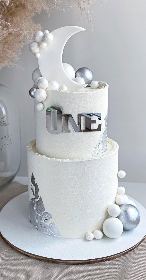 30 Birthday Cake Ideas for Little Ones : Silver & White Cake