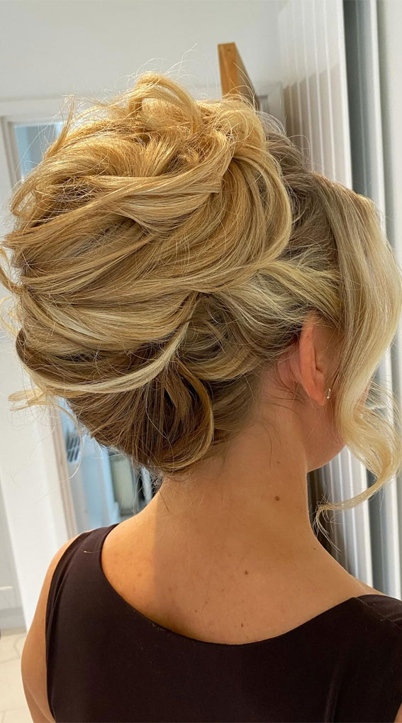 Hairdos to Steal the Spotlight on Every Special Occasion : Trendy Upstyle with French Twist Vibe