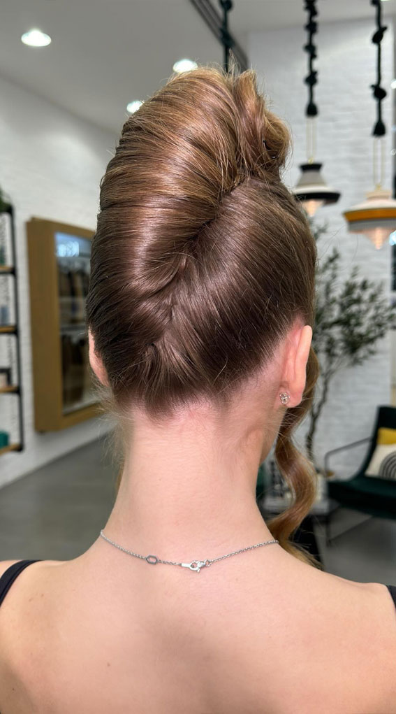 Hairdos to Steal the Spotlight on Every Special Occasion : French Roll Upstyle