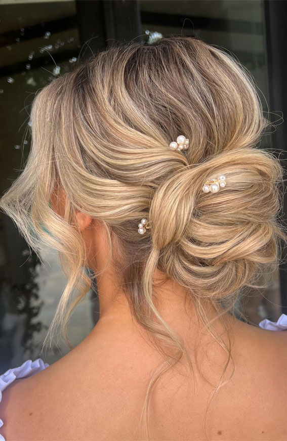 Hairdos to Steal the Spotlight on Every Special Occasion : Understate Messy Updo with Prismo Pins