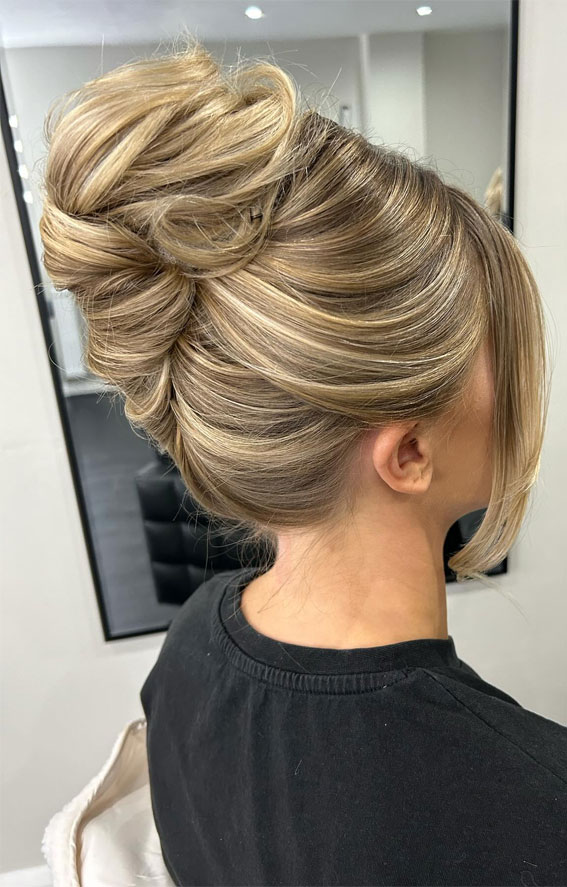 Hairdos to Steal the Spotlight on Every Special Occasion : Dirty Honey Blonde Upstyle
