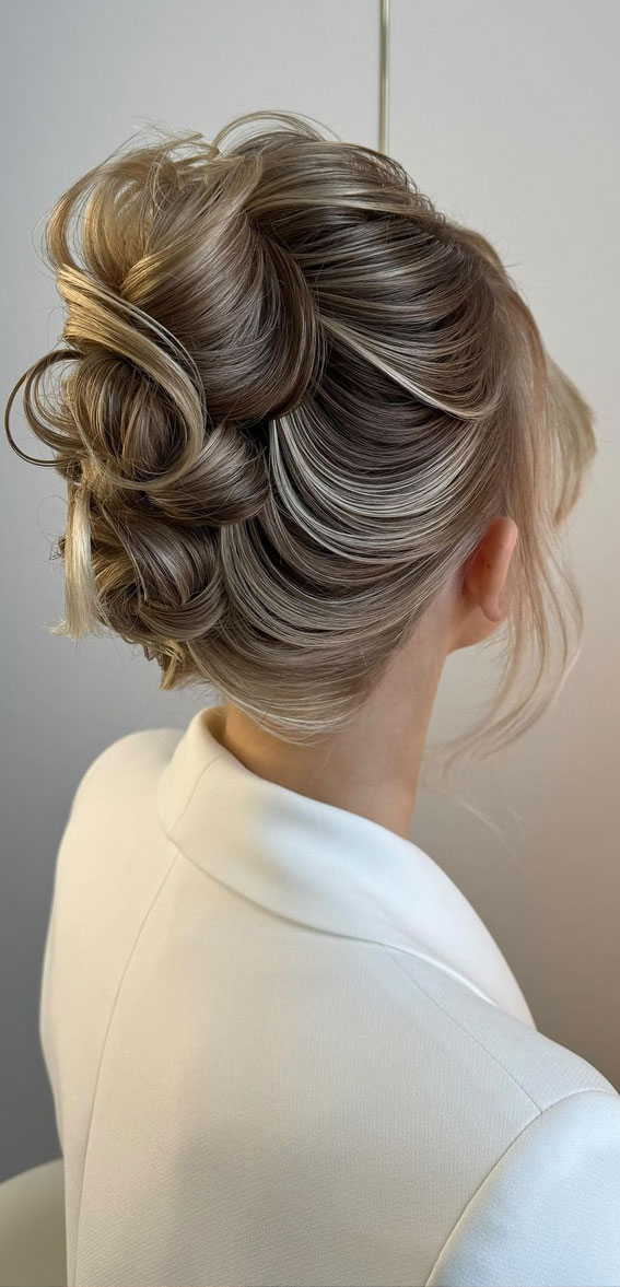 Hairdos to Steal the Spotlight on Every Special Occasion : Polish Tousled Upstyle